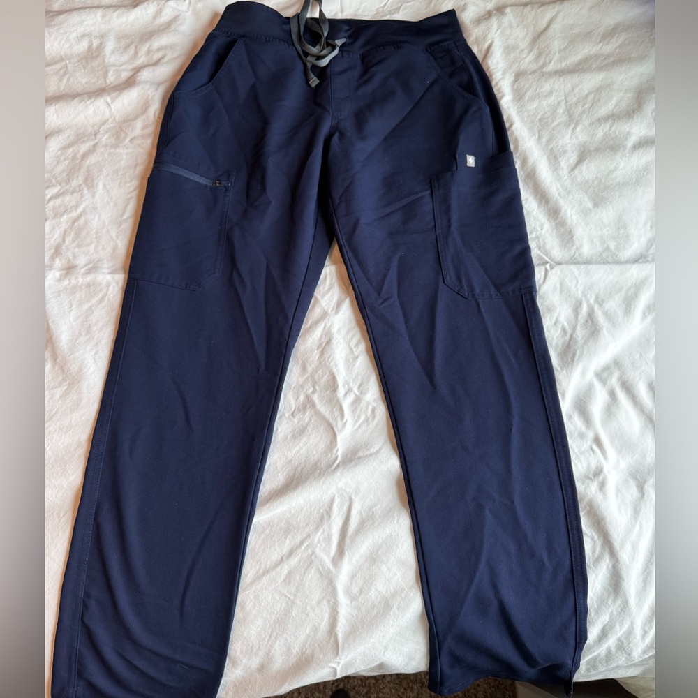 figs scrub pants